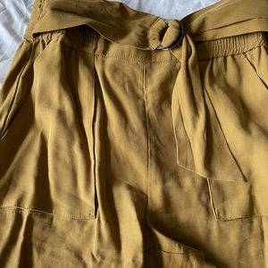 Dynamite army green  high waist shorts  with belt.small